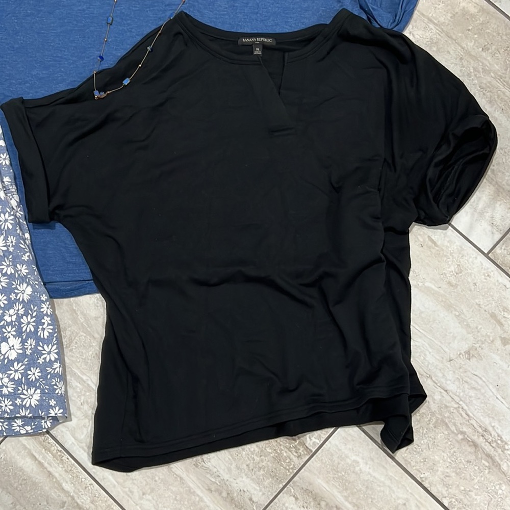 Banana Republic lot of 2 blouses 👚 - Picture 2 of 4